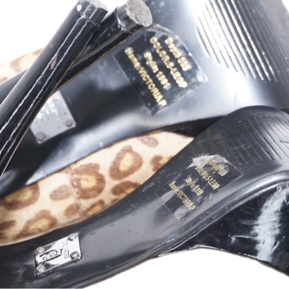 Bakers 'Victoria' Leopard-Print Platform Pumps, Size 7.5B - Picture 2 of 9